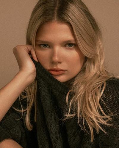 LILY PECK